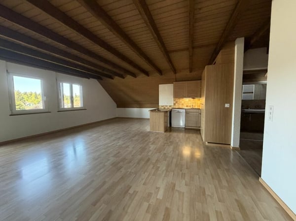 Grosse 4,5 Zimmer für 5-15 Monate 7