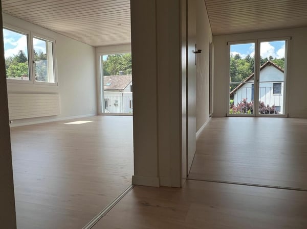 Helle 3,5-Zi Wohnung 9
