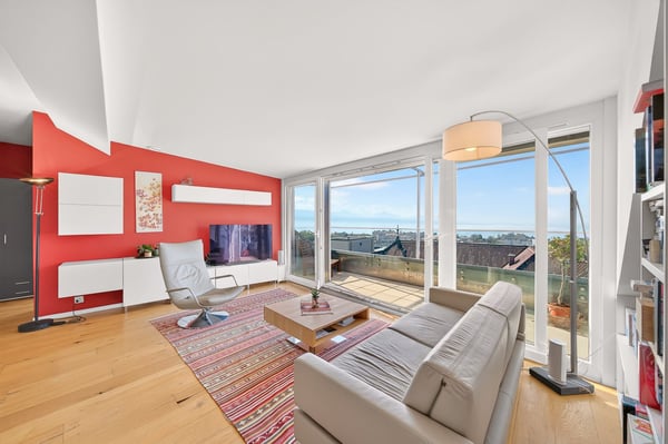 Superbe attique de 2.5 pièces avec vue panoramique sur le lac et les montagnes au coeur de Lausanne 4