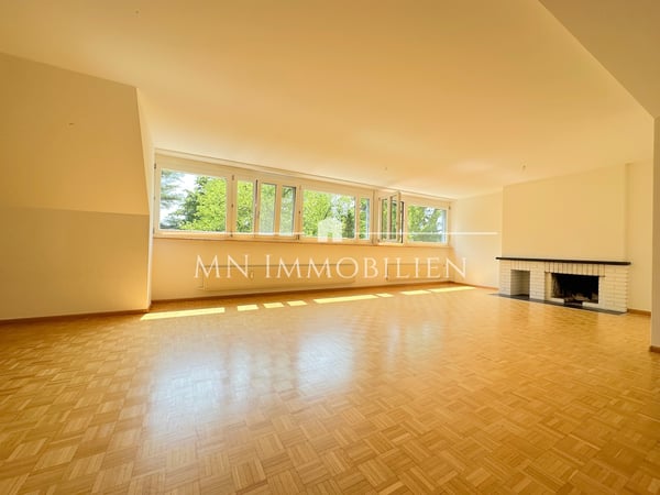 Wunderschöne und helle 4.5 Zimmer-Dachwohnung im Herzen von Arlesheim