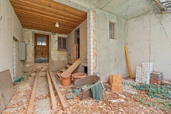 Wohn und Ökonomiegebäude im Dorfzentrum zum Wachküssen 10