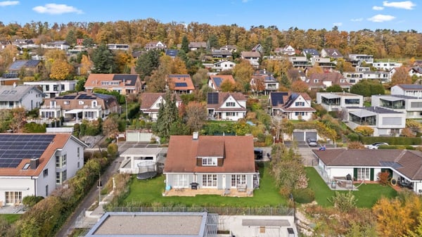 Freistehendes 2.5 Landhaus mit Weitblick sucht Familie 2