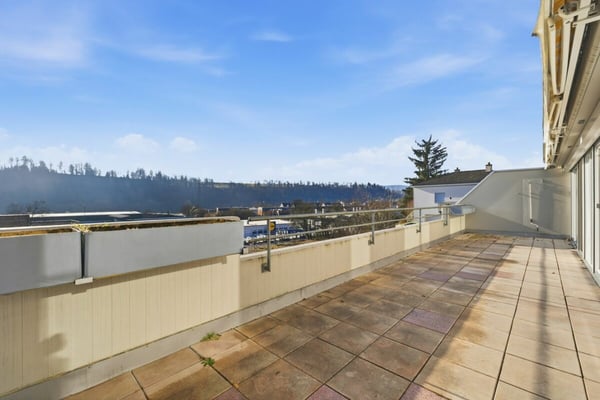 Renovierte 4.5-Zimmer-Wohnung mit grosszügigem Balkon, Lift und Garage 10