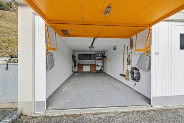 Renovierte 4.5-Zimmer-Wohnung mit grosszügigem Balkon, Lift und Garage 15