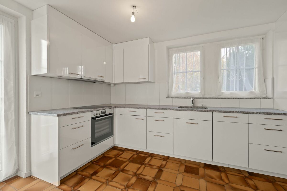 7.5-Zimmer Landhaus mit Weitblick und direkter nähe zur Schule