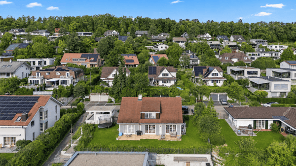 7.5-Zimmer Landhaus mit Weitblick und direkter nähe zur Schule 1
