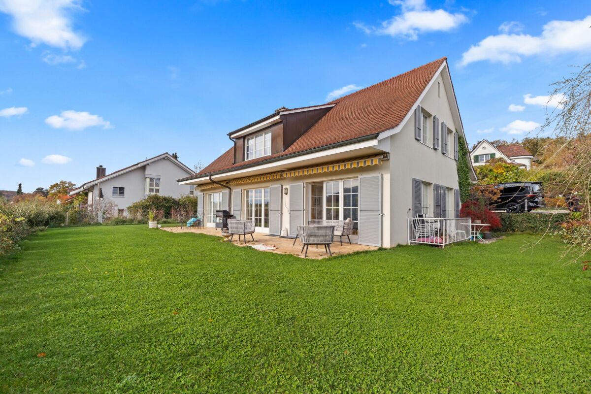 7.5-Zimmer Landhaus mit Weitblick und direkter nähe zur Schule
