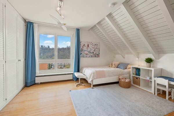 Grosszügiges 6.5-Zimmer Einfamilienhaus mit Pool & Wintergarten 8