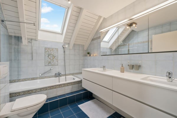 Grosszügiges 6.5-Zimmer Einfamilienhaus mit Pool & Wintergarten 10