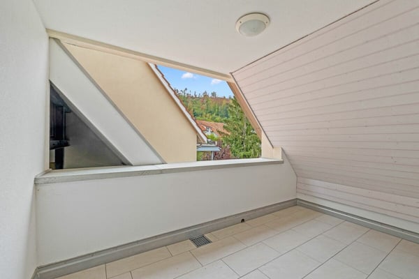 Grosszügige 5.5-Zimmer Maisonettewohnung mit viel Wohnkomfort 12