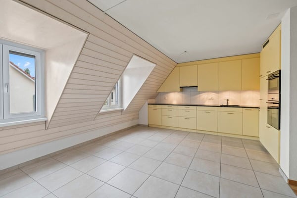 Grosszügige 5.5-Zimmer Maisonettewohnung mit viel Wohnkomfort 2