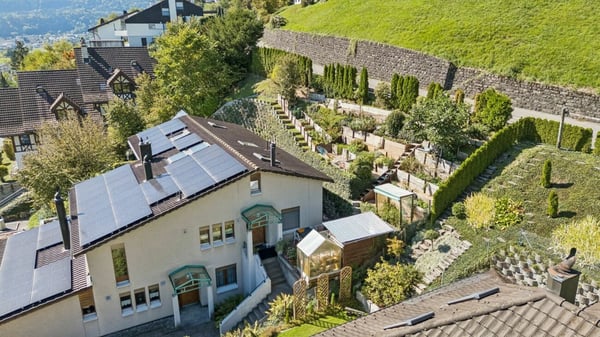 Maisonettewohnung mit Einliegerwohnung, Garten und Aussicht über das Rheintal 1