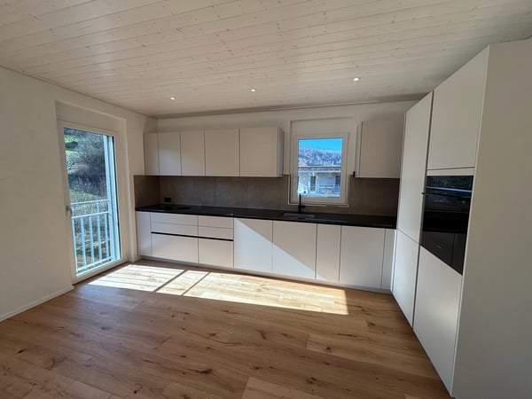 Moderne 4.5-Zimmer-Dachgeschosswohnung mit grossem Balkon – Wohnen an bester Aussichtslage 5