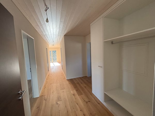 Moderne 4.5-Zimmer-Dachgeschosswohnung mit grossem Balkon – Wohnen an bester Aussichtslage 6