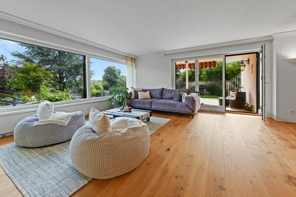 Villa mit Einliegerwohnung, Pool und Weitsicht - ein Zuhause voller Möglichkeiten 3