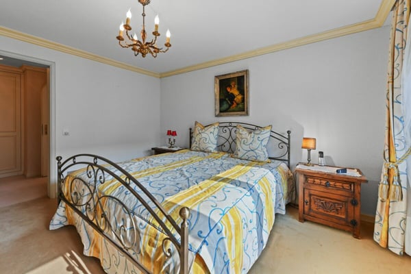 Villa mit Einliegerwohnung, Pool und Weitsicht - ein Zuhause voller Möglichkeiten 34