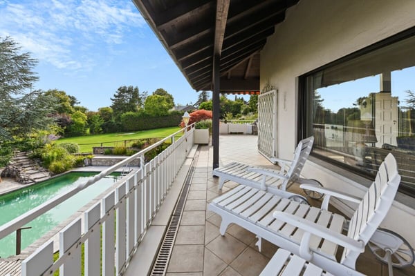 Villa mit Einliegerwohnung, Pool und Weitsicht - ein Zuhause voller Möglichkeiten 14