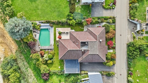 Villa mit Einliegerwohnung, Pool und Weitsicht - ein Zuhause voller Möglichkeiten 45