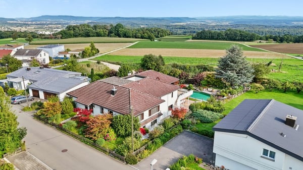 Villa mit Einliegerwohnung, Pool und Weitsicht - ein Zuhause voller Möglichkeiten 44