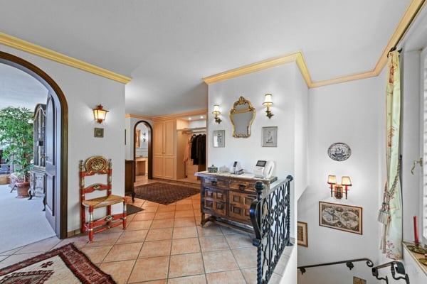 Villa mit Einliegerwohnung, Pool und Weitsicht - ein Zuhause voller Möglichkeiten 16