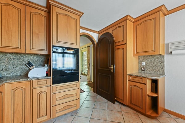 Villa mit Einliegerwohnung, Pool und Weitsicht - ein Zuhause voller Möglichkeiten 22