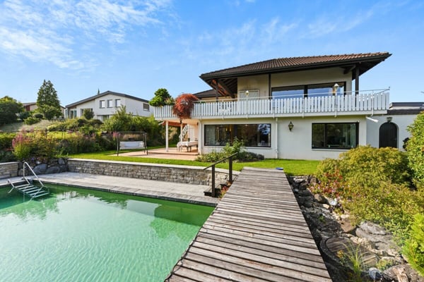 Villa mit Einliegerwohnung, Pool und Weitsicht - ein Zuhause voller Möglichkeiten 2