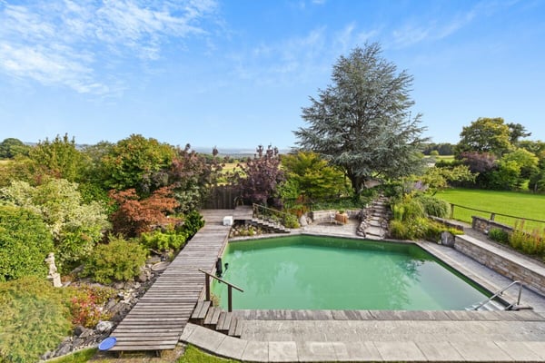 Villa mit Einliegerwohnung, Pool und Weitsicht - ein Zuhause voller Möglichkeiten 13