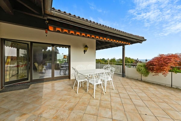 Villa mit Einliegerwohnung, Pool und Weitsicht - ein Zuhause voller Möglichkeiten 15