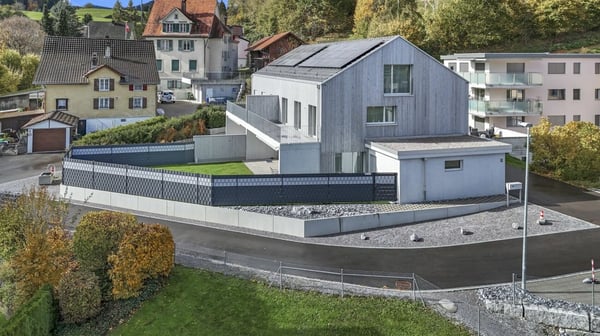 Modernes Wohnglück mit Charme - Ihr neues Zuhause im Grünen von Bütschwil 1