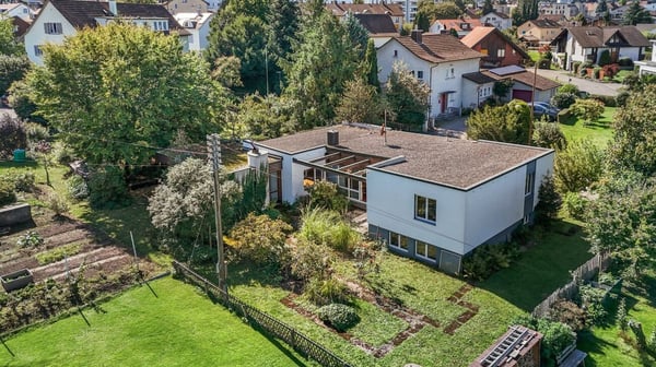 Wohnen mit Charme: Freistehende Villa mit grossem Garten in ruhiger Lage von Goldach 1
