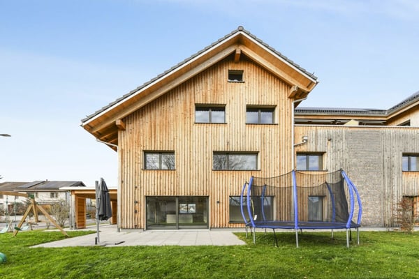 Modernes 1.5-Zimmer-Doppeleinfamilienhaus mit Gartenidylle und hochwertiger Ausstattung 28