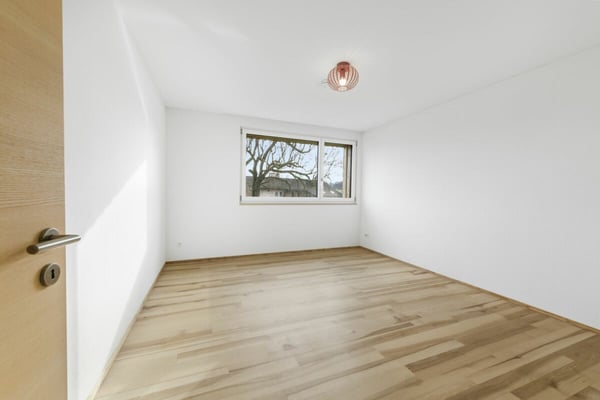 Modernes 1.5-Zimmer-Doppeleinfamilienhaus mit Gartenidylle und hochwertiger Ausstattung 9