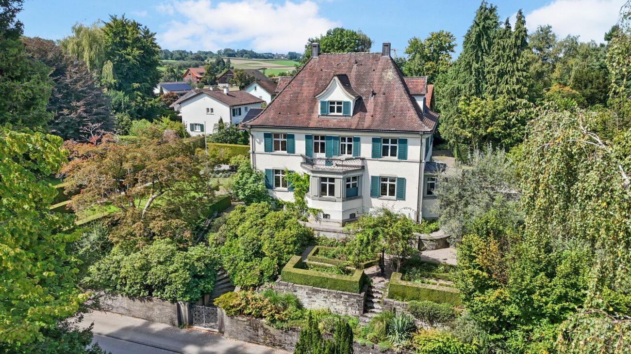 Historische Jugendstilvilla mit Charme, grossem Garten und viel Platz für Ihre Wohnträume