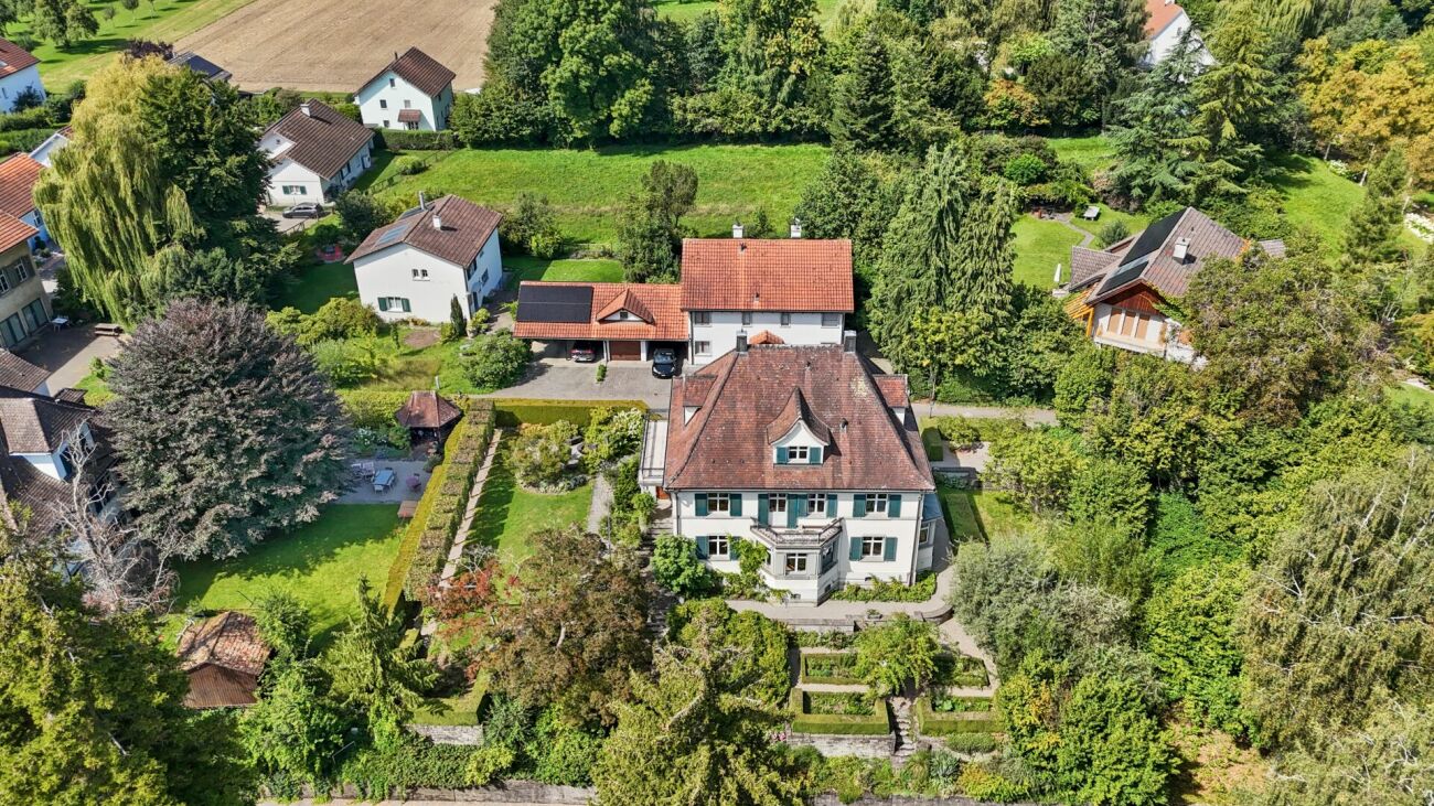 Historische Jugendstilvilla mit Charme, grossem Garten und viel Platz für Ihre Wohnträume