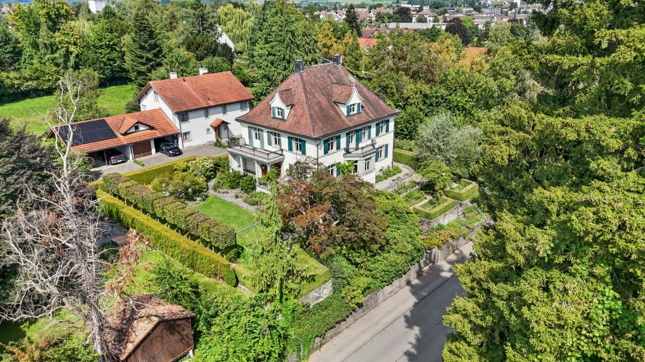 Historische Jugendstilvilla mit Charme, grossem Garten und viel Platz für Ihre Wohnträume
