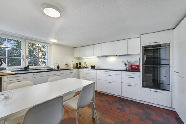 6.5 ZIMMER DOPPELEINFAMILIENHAUS MIT GROSSEM GARTEN UND EINLIEGERWOHNUNG 7