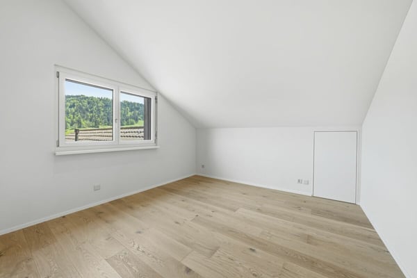 Charmante kernsanierte Dachwohnung mit Balkon und Weitsicht in idyllischem Urnäsch 21