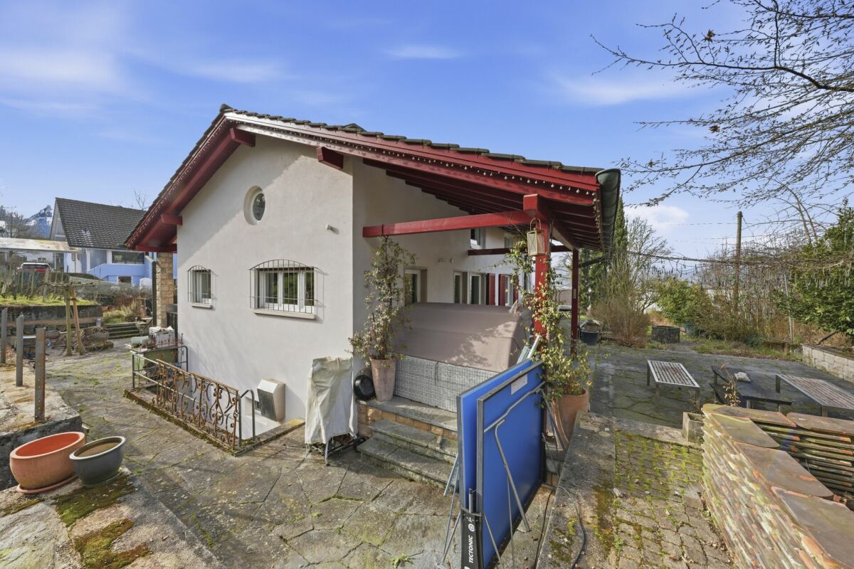 Einzigartiges Anwesen mit Naturpool, Weinberg und Spa-Oase in traumhafter Lage von Klingnau