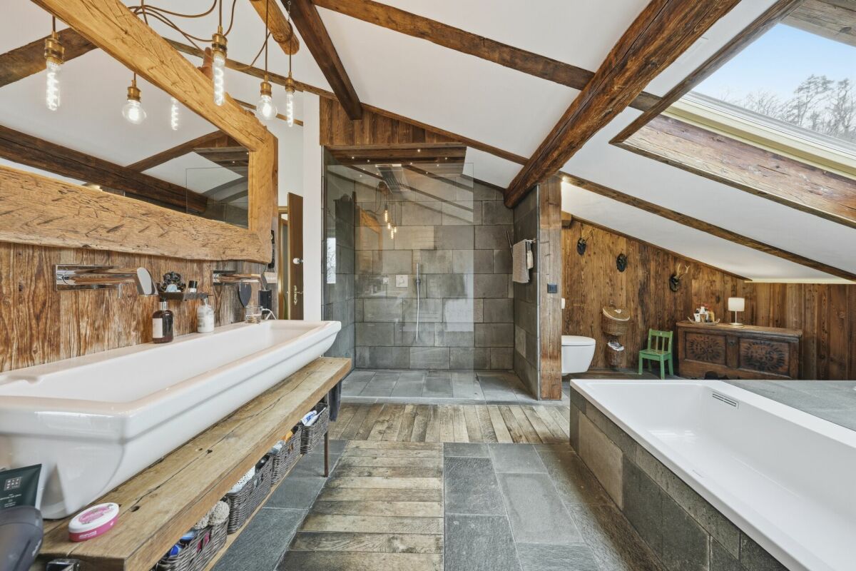 Einzigartiges Anwesen mit Naturpool, Weinberg und Spa-Oase in traumhafter Lage von Klingnau