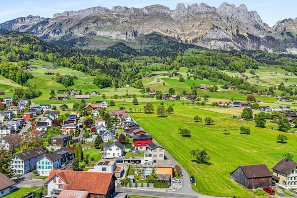 Modernes Wohnerlebnis mit Weitblick -  Einfamilienhaus mit Pool, Gartenidylle  und Panoramasicht 27