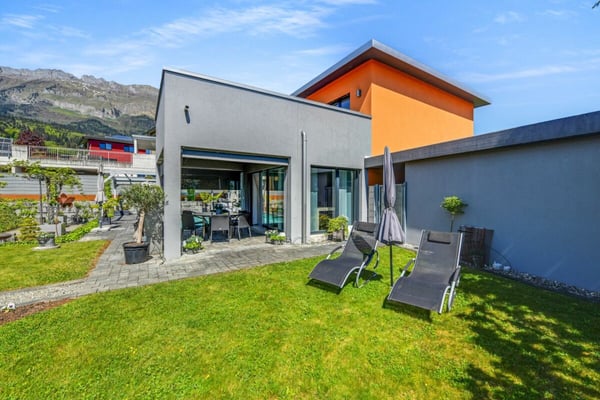 Modernes Wohnerlebnis mit Weitblick -  Einfamilienhaus mit Pool, Gartenidylle  und Panoramasicht 23