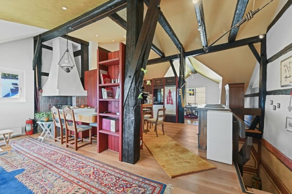 Mietkauf: Zeitlose Eleganz mit Weitblick - stilvolle Maisonette-Dachwohnung im Herzen von Wil SG 9