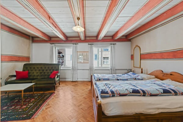Mietkauf: Zeitlose Eleganz mit Weitblick - stilvolle Maisonette-Dachwohnung im Herzen von Wil SG 18