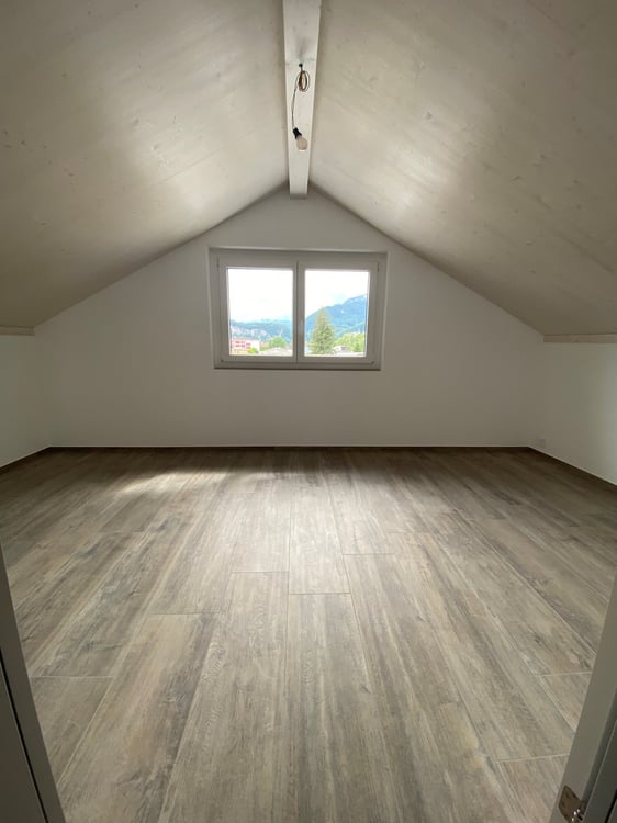 Moderne 5.5 Zimmer Maisonettewohnung an zentraler Lage 12