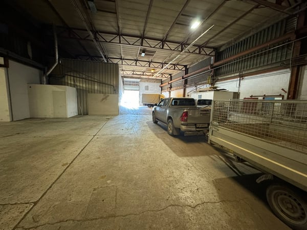 Grand entrepôt industriel à Porrentruy à louer env. 2227m2 5