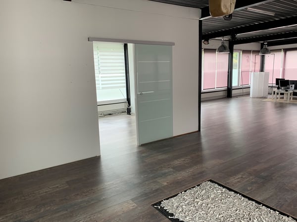 Espace d'environ 220m2 à louer pour toute activité 3