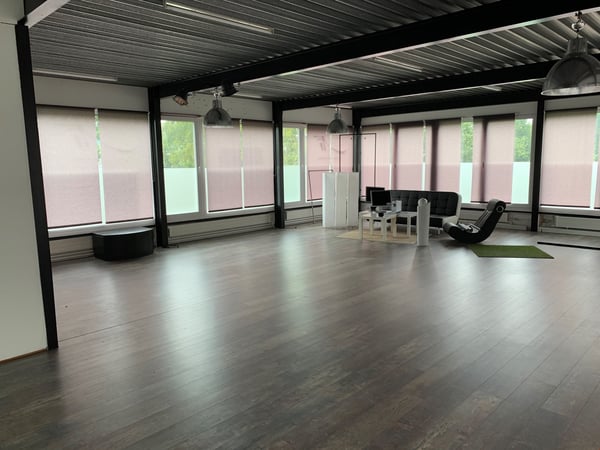 Espace d'environ 220m2 à louer pour toute activité 11