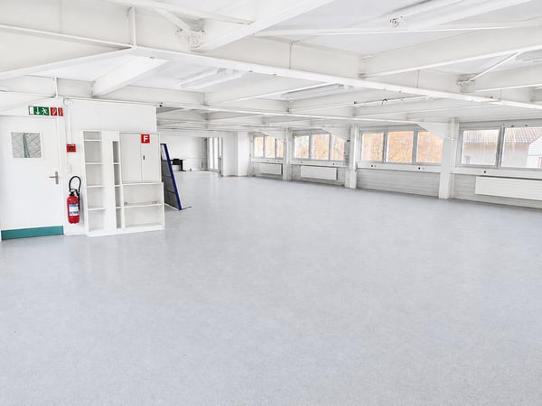 À louer à Orvin – petites surfaces pour atelier, bureau ou stockage 9