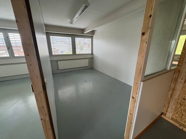 À louer à Orvin – petites surfaces pour atelier, bureau ou stockage 2