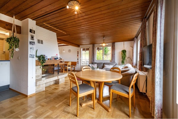 Wohnen im Grünen – charmantes Einfamilienhaus mit eigenem Waldstück in Ulisbach 14